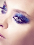 blu-glitter-makeup
